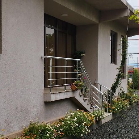Lia Guest House Кобулети Екстериор снимка