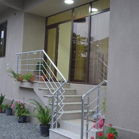 Lia Guest House Кобулети Екстериор снимка