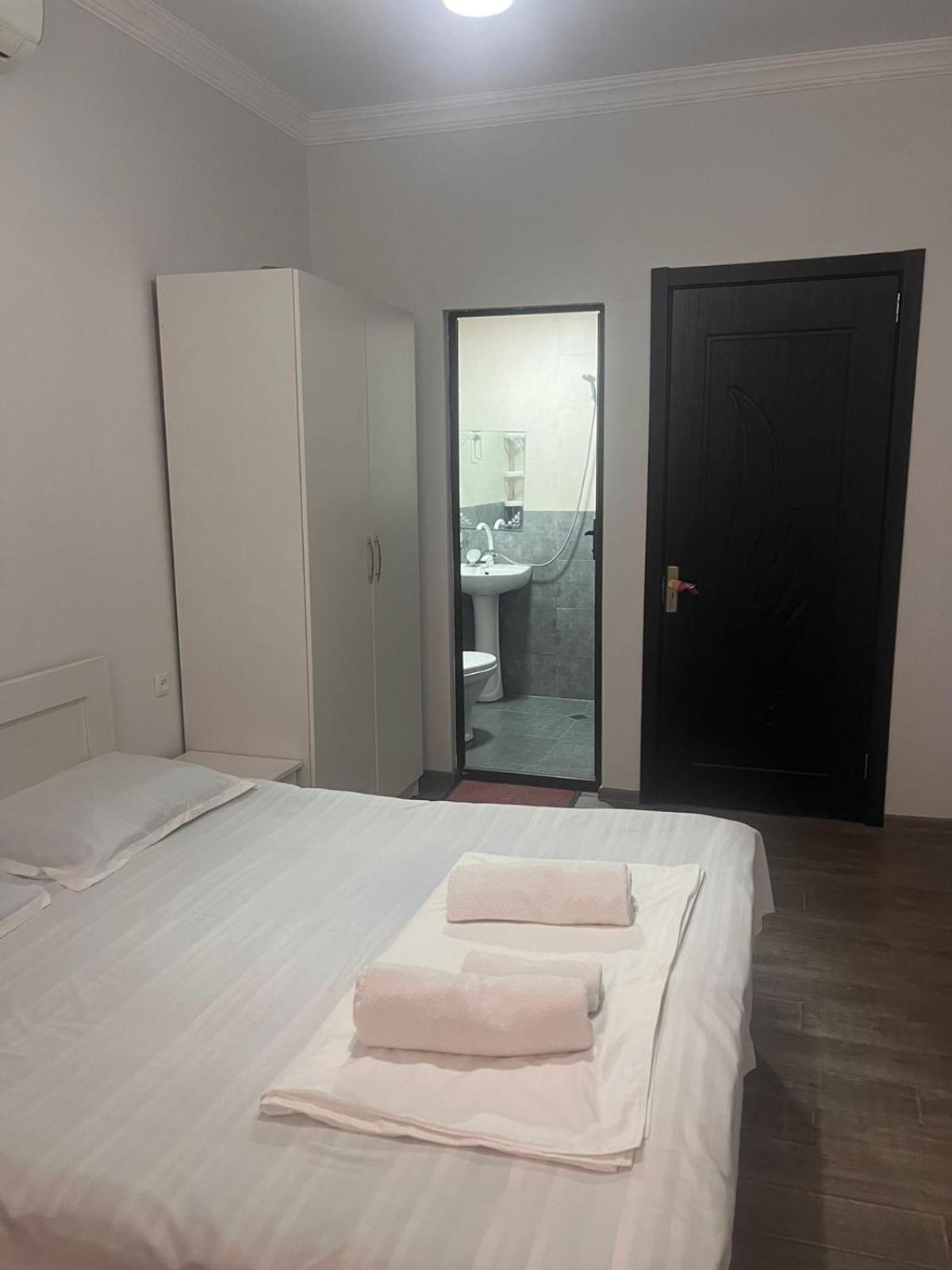 Lia Guest House Кобулети Екстериор снимка
