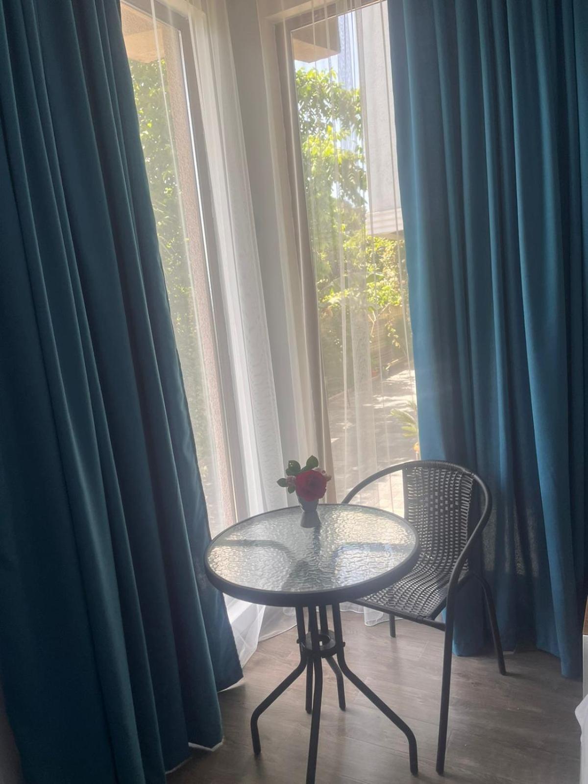 Lia Guest House Кобулети Екстериор снимка