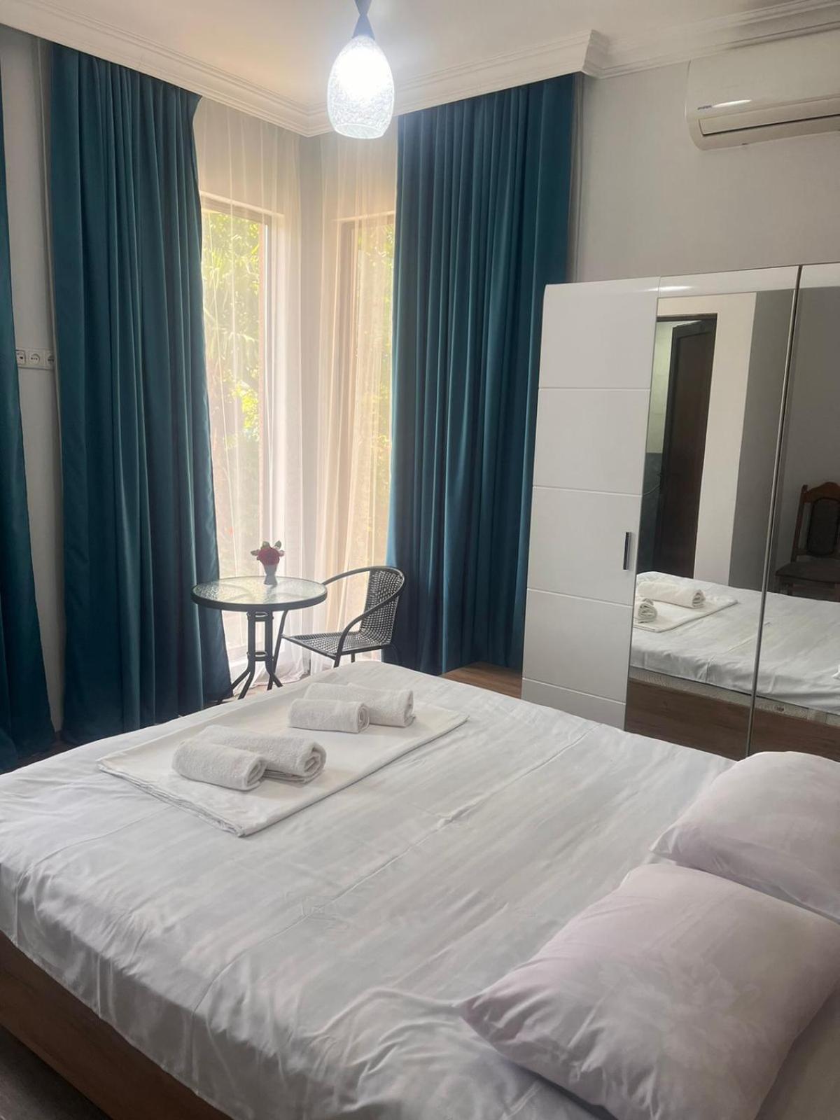 Lia Guest House Кобулети Екстериор снимка