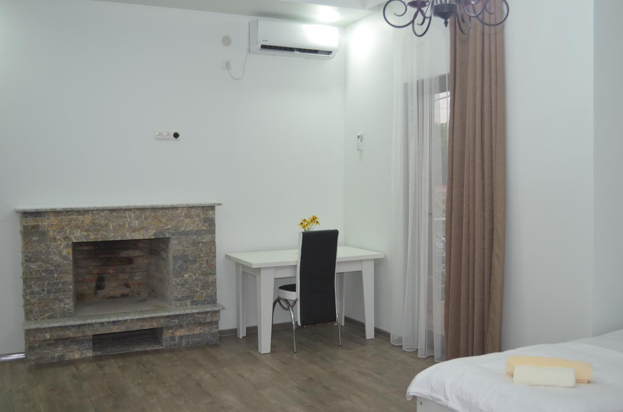 Lia Guest House Кобулети Екстериор снимка