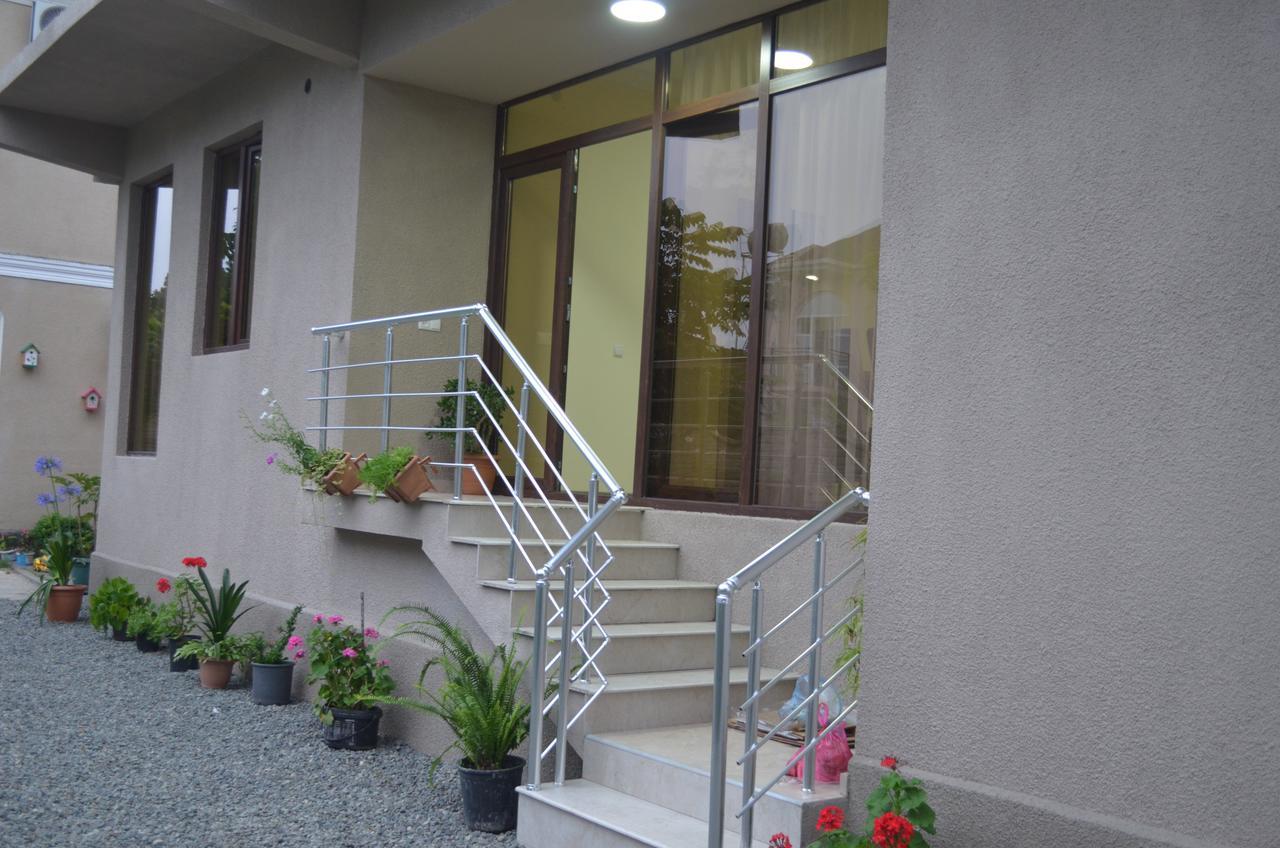 Lia Guest House Кобулети Екстериор снимка