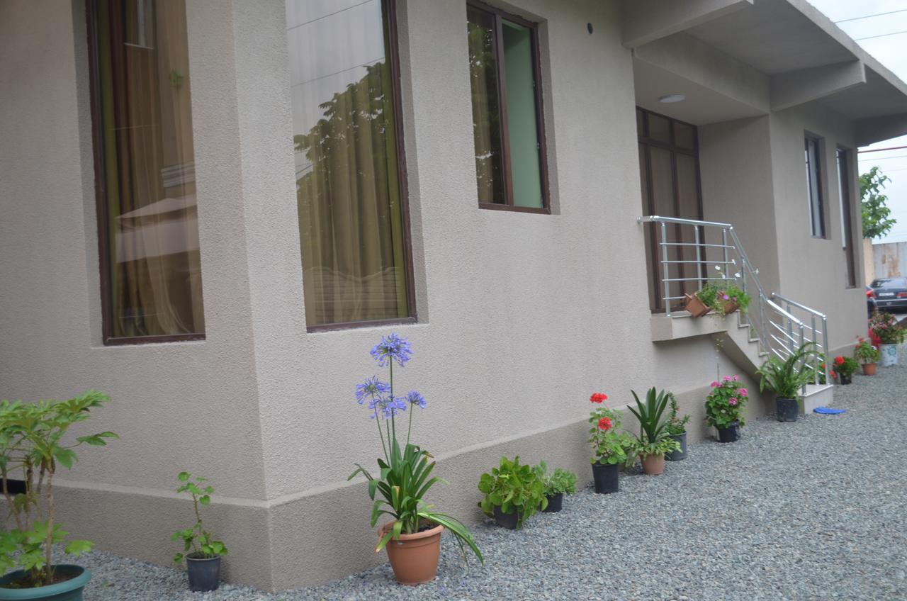 Lia Guest House Кобулети Екстериор снимка
