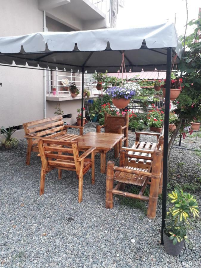 Lia Guest House Кобулети Екстериор снимка