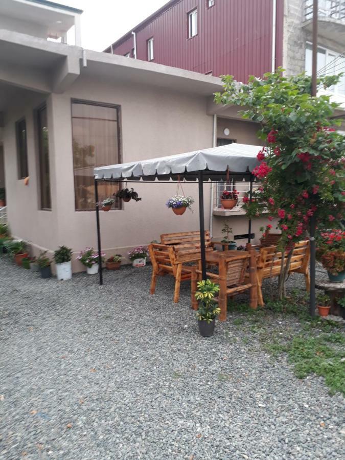 Lia Guest House Кобулети Екстериор снимка